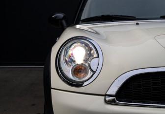 Подержанный автомобиль MINI Hatch 2008 года (16 фото)