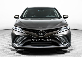 Подержанный автомобиль Toyota Camry Sedan 2021 года (2 фото)