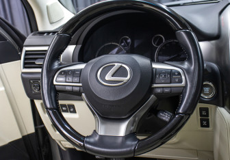 Подержанный автомобиль Lexus GX 2021 года (18 фото)