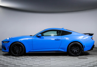 Подержанный автомобиль Ford Mustang Coupe 2024 года (8 фото)