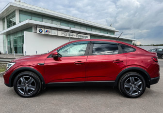 Подержанный автомобиль Renault Arkana 2019 года (8 фото)