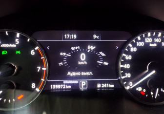 Подержанный автомобиль Infiniti QX50 2018 года (15 фото)