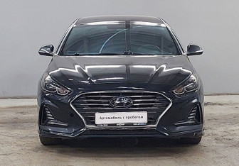 Подержанный автомобиль Hyundai Sonata 2018 года (2 фото)