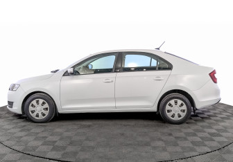 Подержанный автомобиль Skoda Rapid Liftback 2019 года (8 фото)