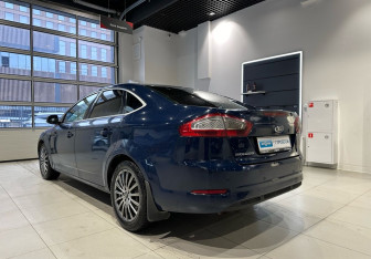Подержанный автомобиль Ford Mondeo Sedan 2011 года (7 фото)