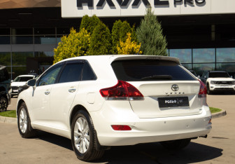 Подержанный автомобиль Toyota Venza 2013 года (5 фото)