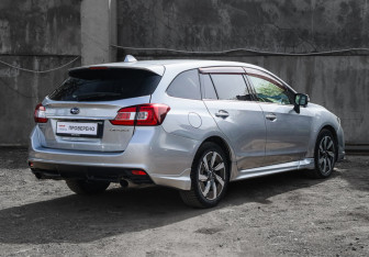 Подержанный автомобиль Subaru Levorg 2015 года (4 фото)