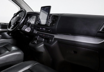 Подержанный автомобиль Peugeot Traveller 2021 года (9 фото)