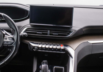 Подержанный автомобиль Peugeot 3008 2021 года (14 фото)