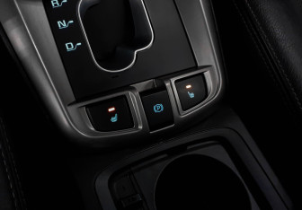 Подержанный автомобиль Chevrolet Captiva 2013 года (15 фото)
