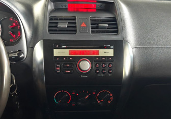 Подержанный автомобиль Suzuki SX4 Sedan 2008 года (13 фото)