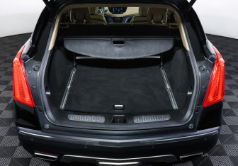 Подержанный автомобиль Cadillac XT5 2016 года (10 фото)