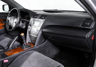 Подержанный автомобиль Toyota Camry Sedan 2008 года (10 фото)