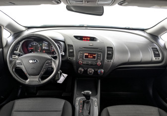 Подержанный автомобиль Kia Cerato Sedan 2015 года (14 фото)