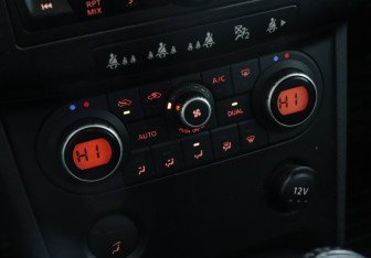 Подержанный автомобиль Nissan Qashqai 2008 года (14 фото)