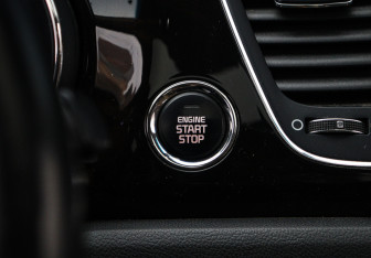 Подержанный автомобиль Kia Carnival 2018 года (25 фото)