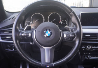 Подержанный автомобиль BMW X5 2018 года (13 фото)