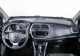 Подержанный автомобиль Suzuki SX4 Hatchback 2014 года (10 фото)