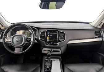 Подержанный автомобиль Volvo XC90 2018 года (14 фото)
