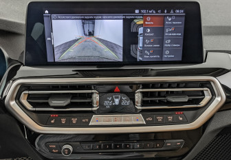 Подержанный автомобиль BMW X4 2023 года (17 фото)