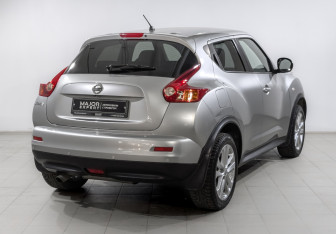 Подержанный автомобиль Nissan Juke 2012 года (5 фото)