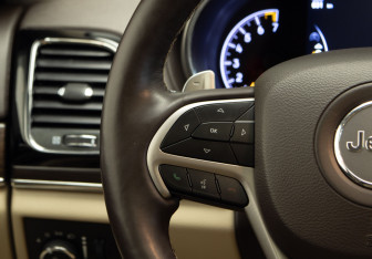 Подержанный автомобиль Jeep Grand Cherokee 2019 года (12 фото)