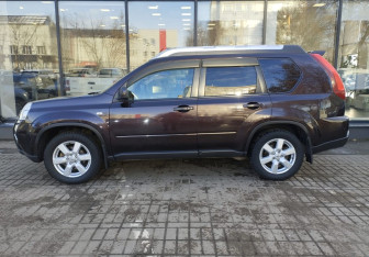 Подержанный автомобиль Nissan X-Trail 2013 года (5 фото)
