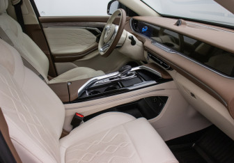 Подержанный автомобиль Voyah Free 2023 года (9 фото)