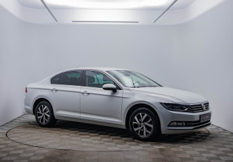 Подержанный автомобиль Volkswagen Passat Sedan 2019 года (3 фото)