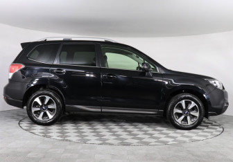 Подержанный автомобиль Subaru Forester Suv 2016 года (4 фото)
