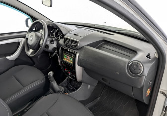 Подержанный автомобиль Nissan Terrano 2020 года (11 фото)