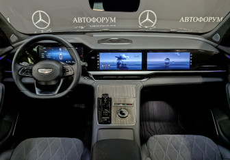 Подержанный автомобиль Geely Monjaro 2025 года (14 фото)