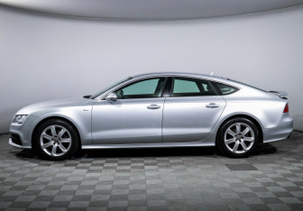 Подержанный автомобиль Audi A7 2013 года (8 фото)