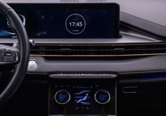 Подержанный автомобиль Exeed LX 2022 года (14 фото)