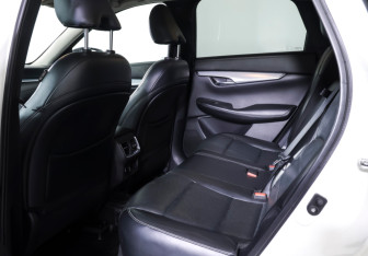 Подержанный автомобиль Infiniti QX50 2019 года (12 фото)