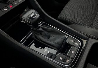 Подержанный автомобиль Skoda Karoq 2021 года (28 фото)