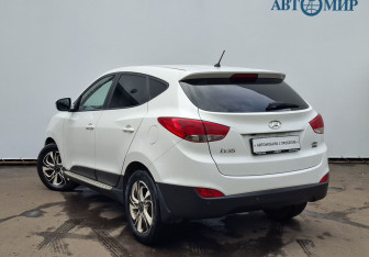 Подержанный автомобиль Hyundai ix35 2014 года (7 фото)
