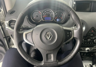 Подержанный автомобиль Renault Koleos 2013 года (10 фото)
