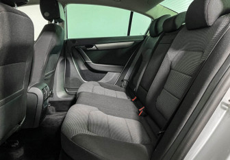 Подержанный автомобиль Volkswagen Passat Sedan 2014 года (10 фото)