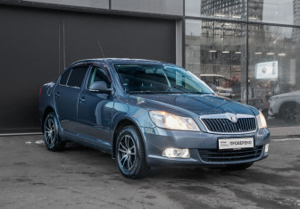 Подержанный автомобиль Skoda Octavia Liftback 2010 года (3 фото)