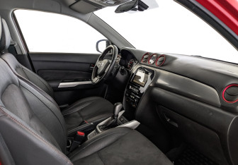 Подержанный автомобиль Suzuki Vitara 2016 года (13 фото)