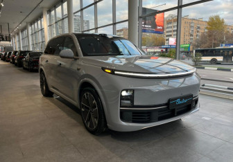 Новый LiXiang L9 2025 (3 фото)