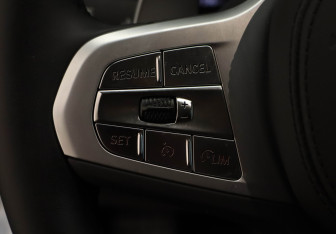 Подержанный автомобиль BMW X3 2024 года (9 фото)