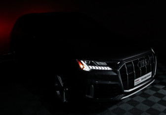Подержанный автомобиль Audi Q7 2023 года (20 фото)