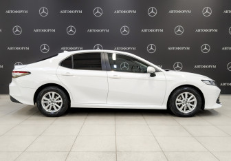Подержанный автомобиль Toyota Camry Sedan 2018 года (4 фото)