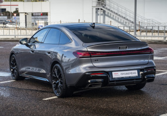 Подержанный автомобиль Audi A5 Liftback 2025 года (8 фото)