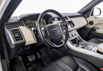 Подержанный автомобиль Land Rover Range Rover Sport 2013 года (16 фото)