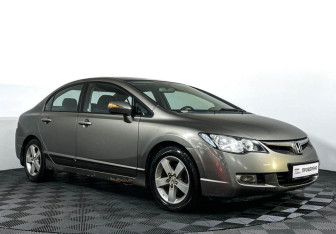 Подержанный автомобиль Honda Civic Sedan 2007 года (3 фото)