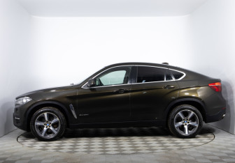 Подержанный автомобиль BMW X6 2015 года (8 фото)