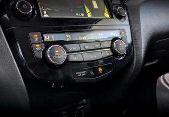 Подержанный автомобиль Nissan X-Trail 2016 года (30 фото)